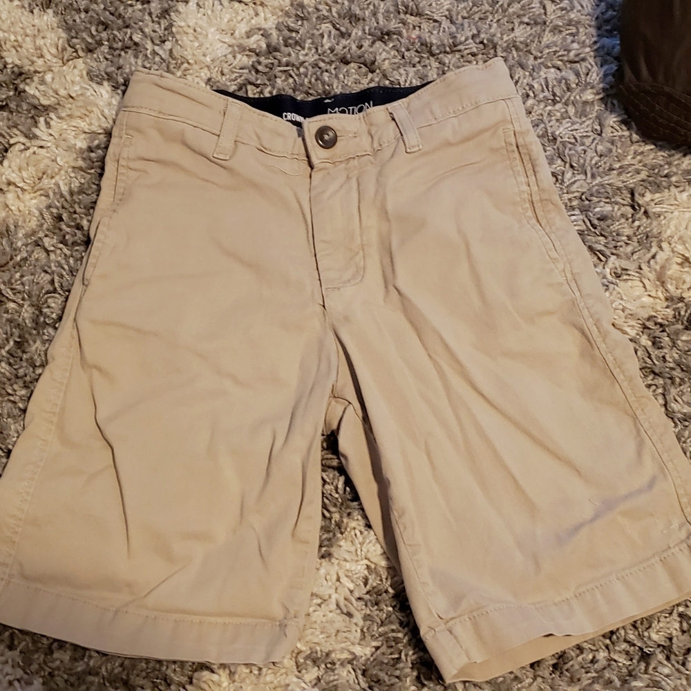 📚 Crown & Ivy Motion Flex khaki shorts sz 10